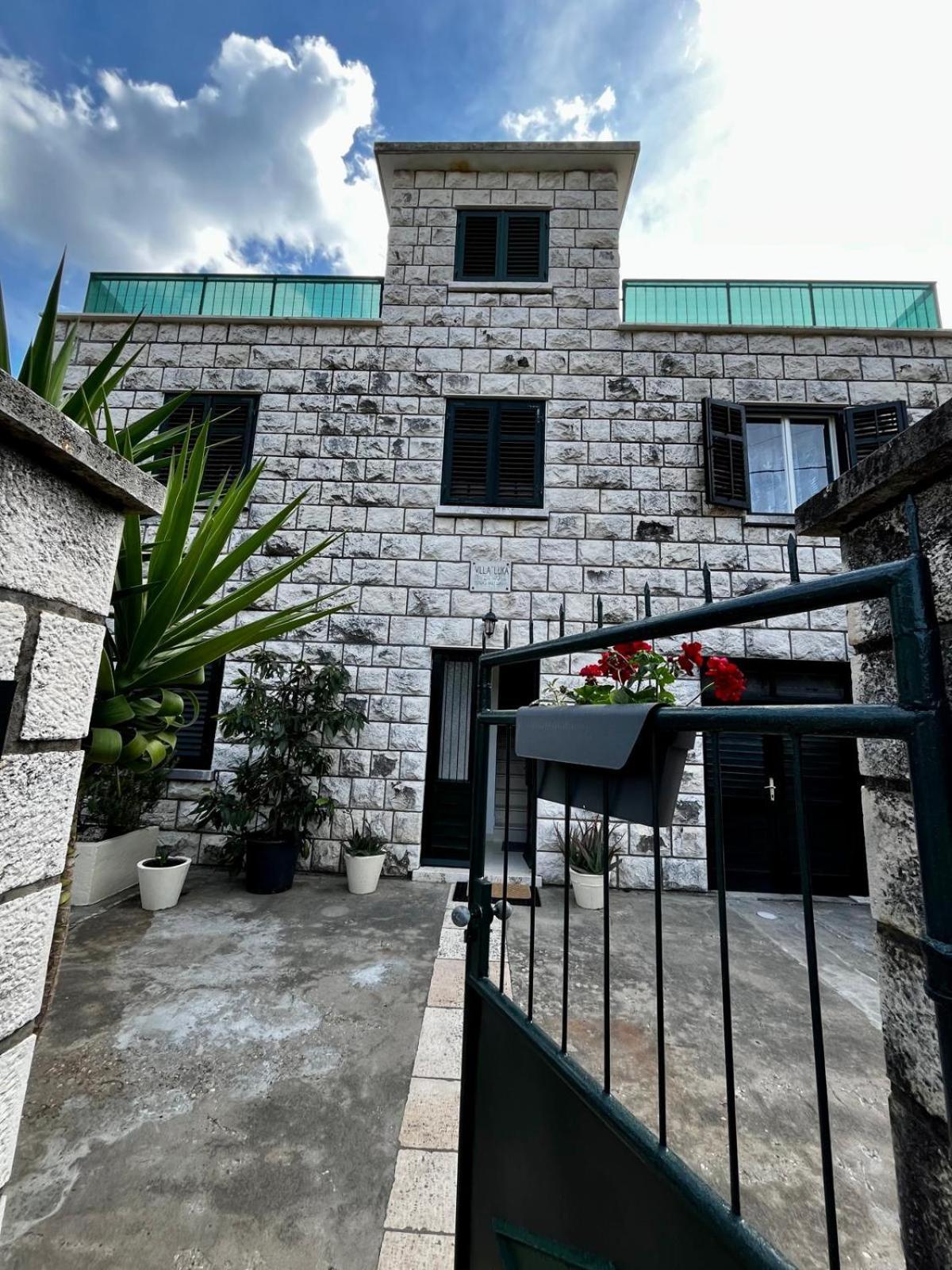 Luka Pavo Apartment Ston