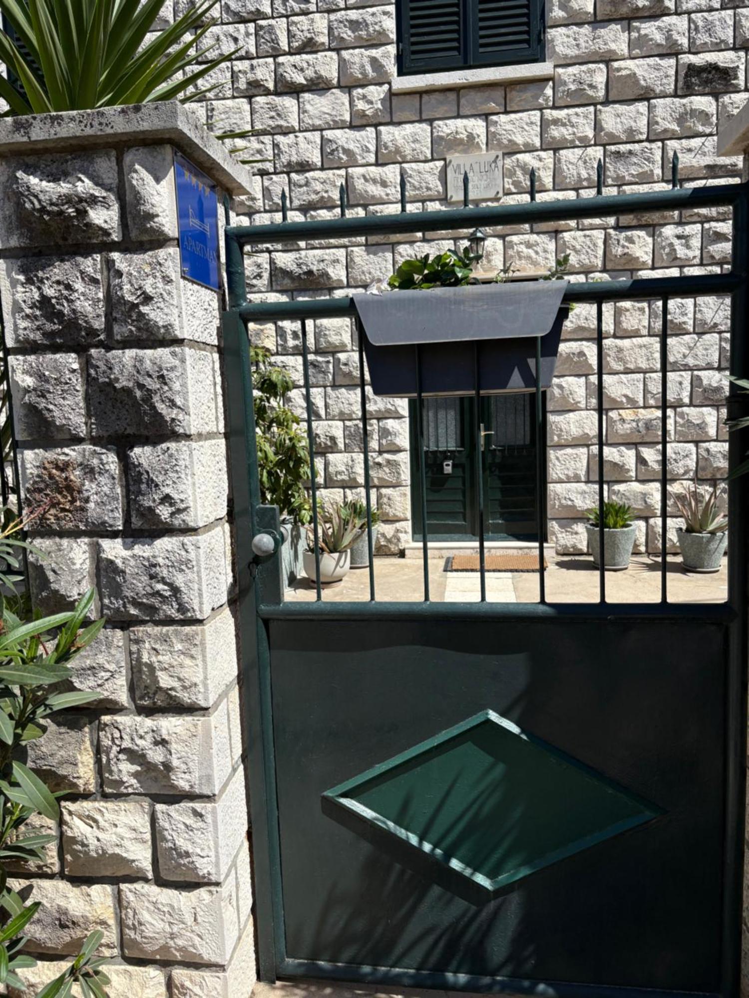 Luka Pavo Apartment